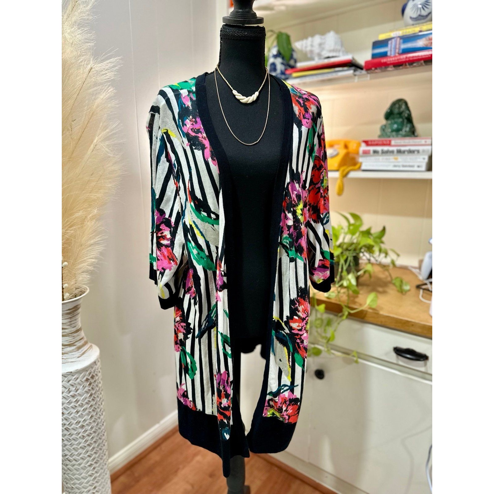 22/24 Colorful Floral Black And White Cardigan Open Front Lane Bryant